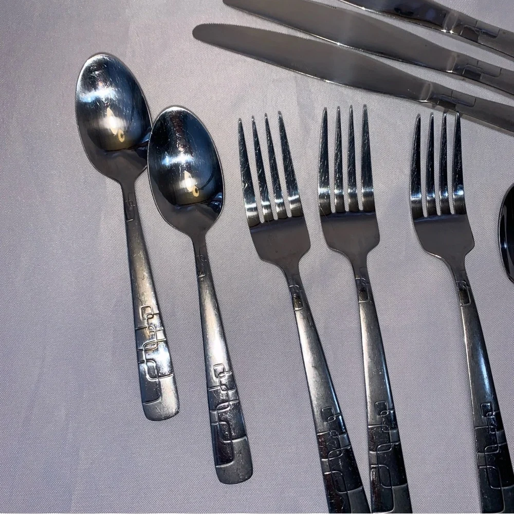 Oneida Quadratic Stainless Steel Flatware Cutlery 11 Pieces Partial Set